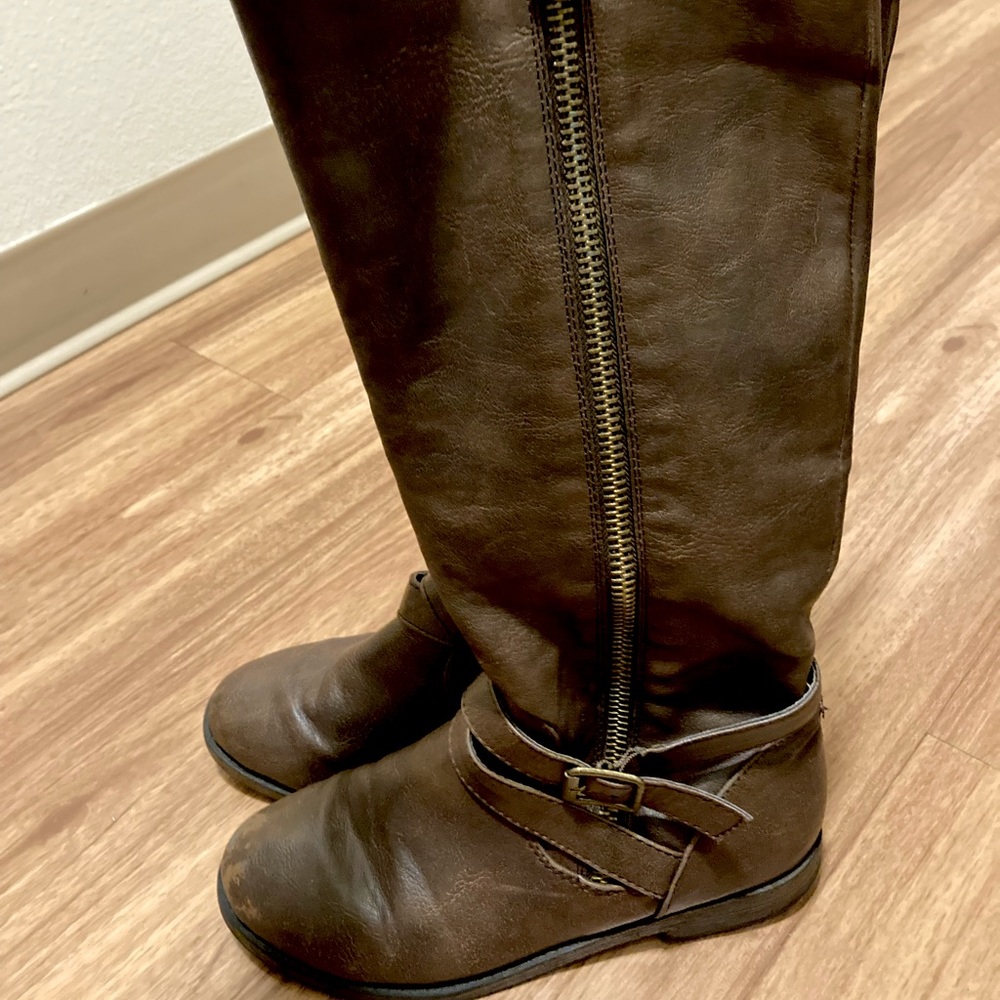 Brown boots